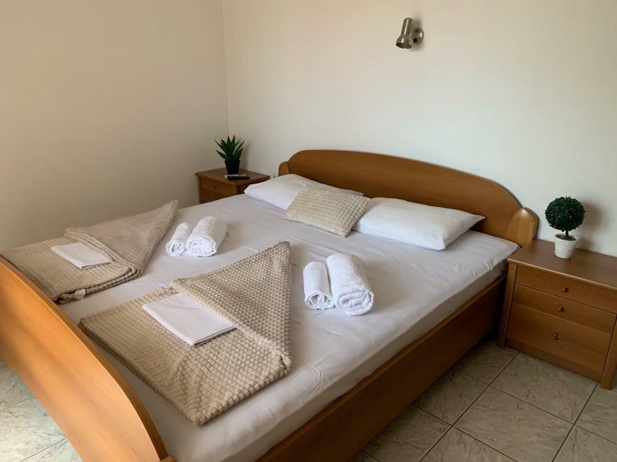 Guesthouse Orlovic 부드바 외부 사진