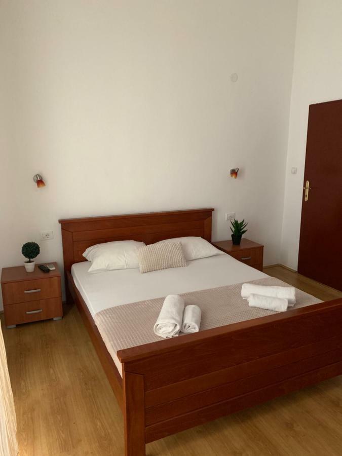 Guesthouse Orlovic 부드바 외부 사진